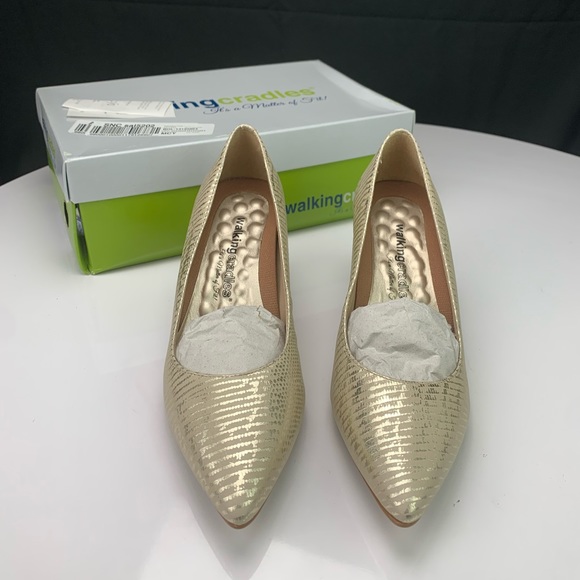 Walking Cradles Samantha Women's Pump - Picture 4 of 7